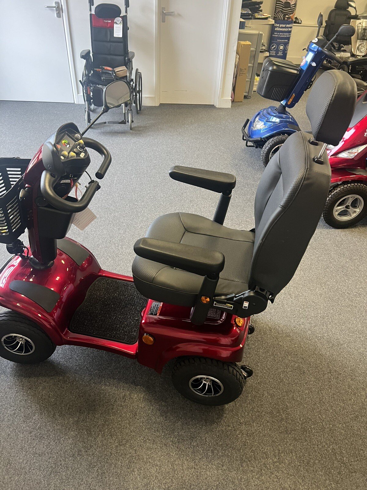 Shoprider Explorer 8mph Mobility Scooter – Full Suspension | 25 Stone Capacity | Brand New | Free UK Delivery - Image 3